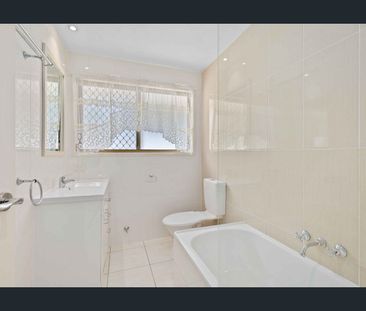 Immaculate, Low-Maintenance Living in Quiet Cul-de-Sac - Photo 5