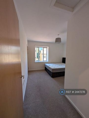 2 bedroom flat to rent - Photo 3