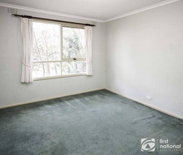 Spacious 4-Bedroom Home on 1 approx. Acre with Breathtaking Views - Photo 1