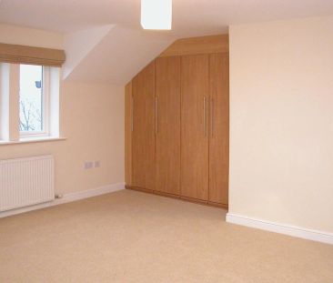 Gladstone Court, Hawarden, CH5 - Photo 2