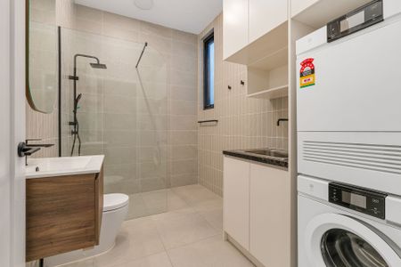 Brand New Designer Residence in the Heart of Newtown - Photo 3