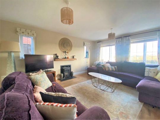 5 bedroom detached house to rent - Photo 1