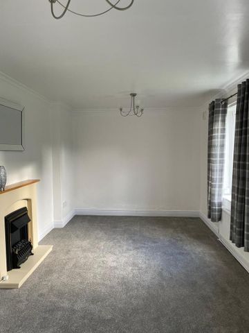 2 bedroom semi-detached house to rent - Photo 4