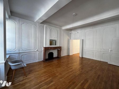 APPARTEMENT DE TYPE 4 AU 1ER ETAGE - Photo 2