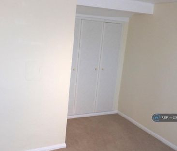 3 bedroom bungalow to rent - Photo 1