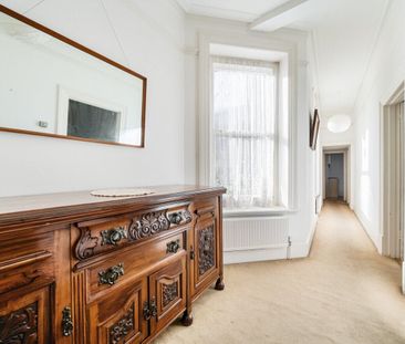 Cromwell Crescent - Photo 2