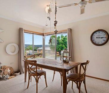 Spacious 3-bedroom Home With Panoramic Views - Photo 3