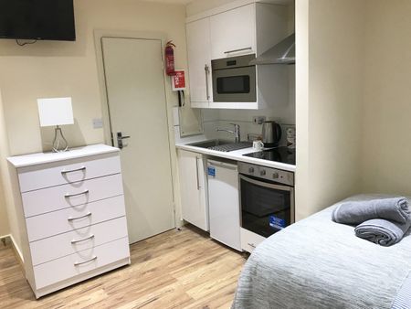 Studio Flat, Willesden Green, NW2 - Photo 5