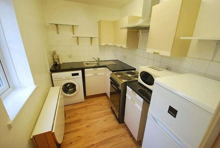 Laurel Court, Vicars Bridge Close, Wembley, Middlesex, HA0 - Photo 2