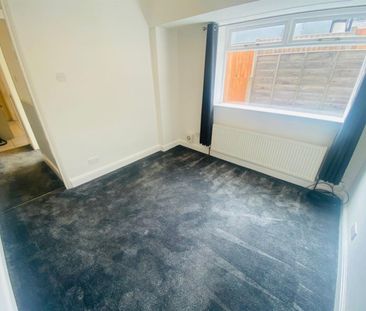 2 bedroom Flat To Let - Photo 2