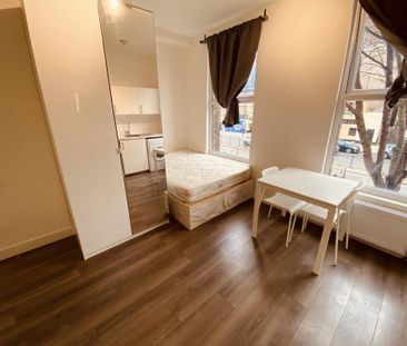 Studio to rent - Photo 1