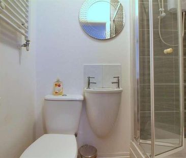 In Station Road, Sourth Gosforth, NE3 - Photo 4