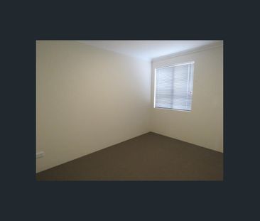 Low maintenance four bedroom, two bathroom home in Dayton! - Photo 2