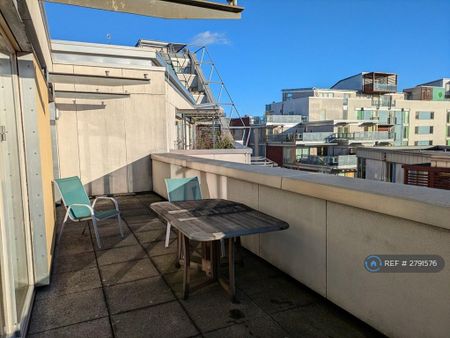 1 bedroom flat to rent - Photo 2