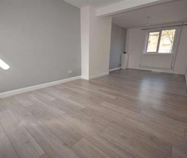 Somerton Avenue, Lowestoft, NR32 - Photo 1