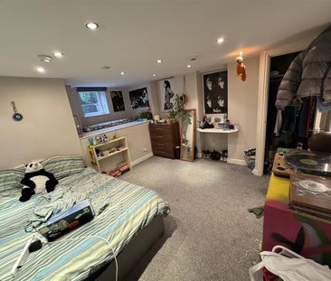 5 bedroom terraced house to rent - Photo 5