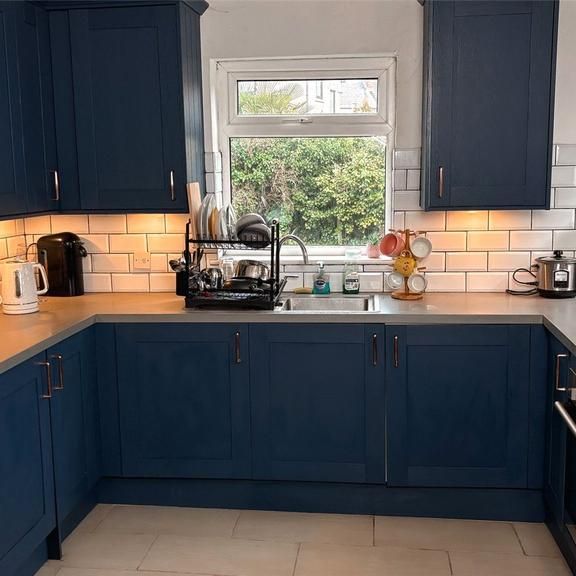 3 bedroom semi-detached house to rent - Photo 1