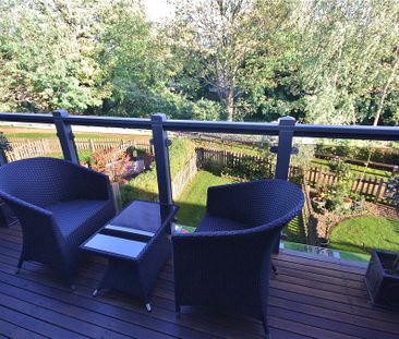 Wraysbury Gardens, Staines-upon-Thames, Surrey, TW18 4US - Photo 1