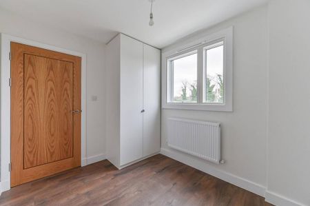 3 bedroom flat to rent - Photo 3