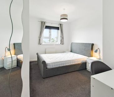 2 bedroom flat to rent - Photo 4