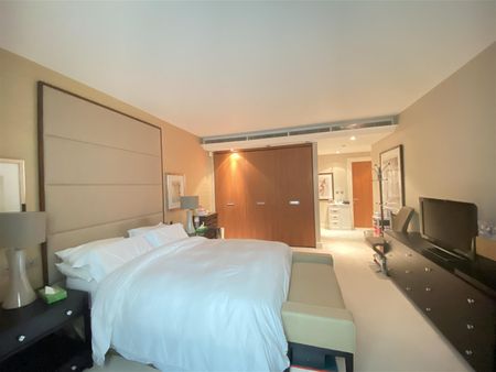 3 bed apartment to rent in Lancelot Place, Knightsbridge, SW7 - Photo 4