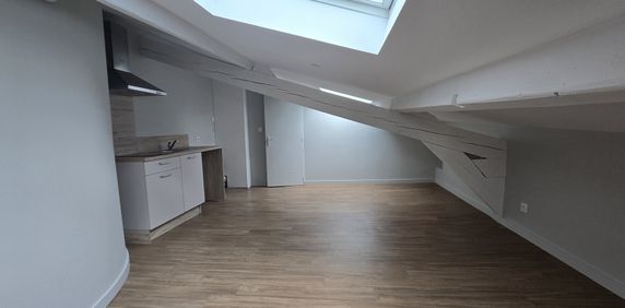 Location Appartement 2 pièces 26m² RIOM 63200 - Photo 2