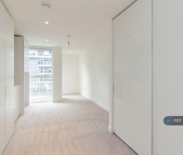3 bedroom flat to rent - Photo 4