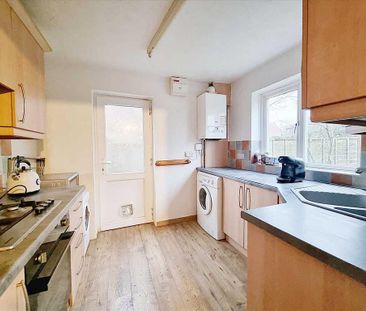 3 bedroom semi-detached house to rent - Photo 5