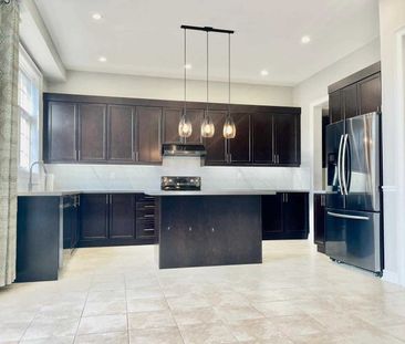 For Lease - 707 Clifford Perry Place, Newmarket, Ontario - Photo 3