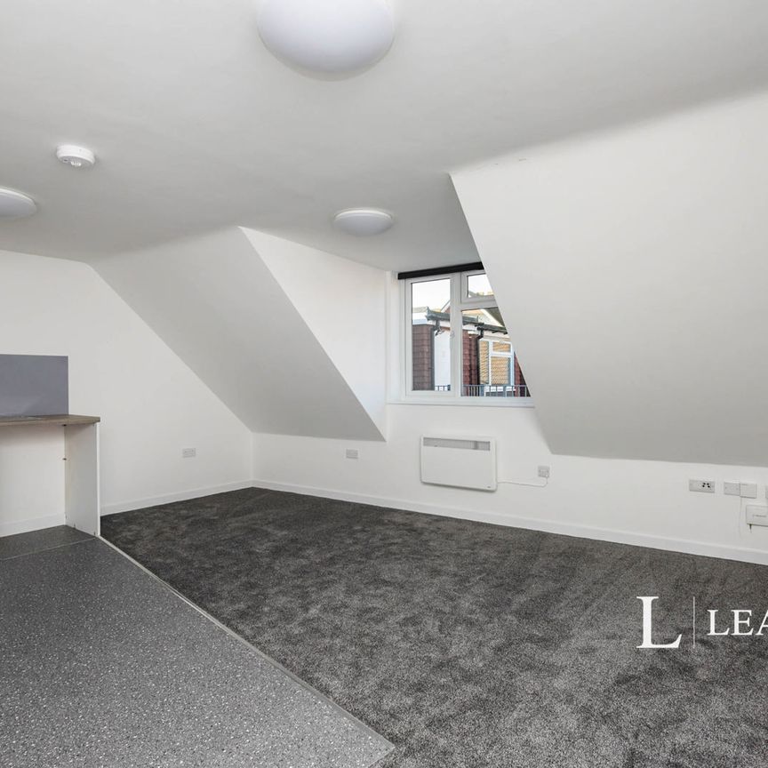 2 bedroom apartment to rent Commercial Road, Eastbourne, BN21 - Photo 1