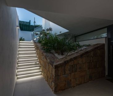 4 bedroom luxury Villa for rent in Estepona, Spain - Photo 4