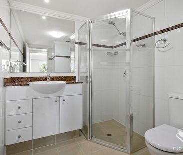 2 Bed + 2 Baths Apartment 4 Min. walk to Trains & Shops - Photo 4