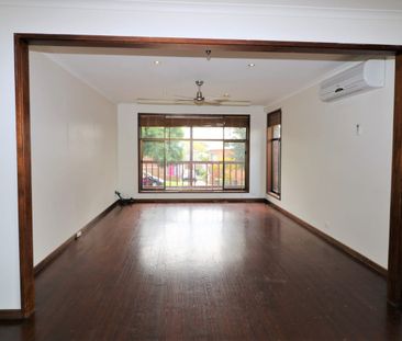 Perfectly located three bedroom home. - Photo 5