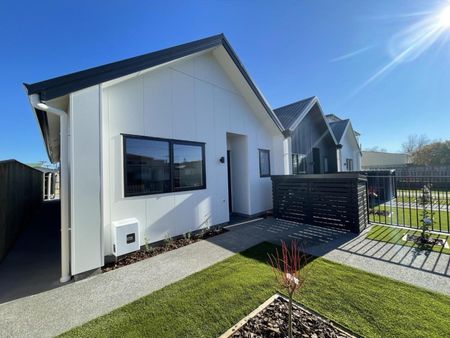 Stylish brand-new units in prime location - Photo 4
