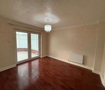 Helm Drive, Hull, HU9 - Photo 2