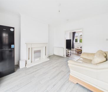 3 bedroom Detached house to rent - Photo 5