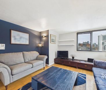 2 bedroom penthouse to rent - Photo 2