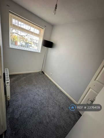 2 bedroom terraced house to rent - Photo 4