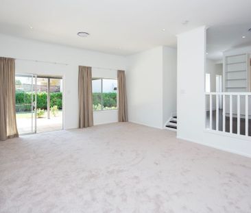 Beautifully Renovated Family Home in the Heart of Clayfield - Photo 2