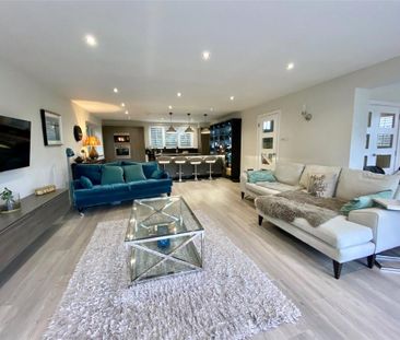 4 bedroom detached house to rent - Photo 5