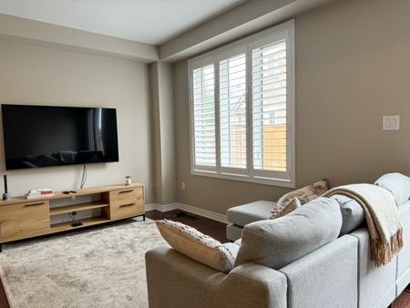 For Lease - 371 Wheat Boom Drive, Oakville, Ontario - Photo 3