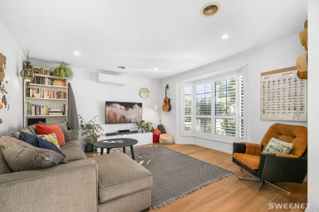 Stunning fully renovated two bedroom unit in quiet location. - Photo 2