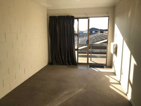 So Handy -1 Bedroom Unit/Apartment Papatoetoe - Photo 4
