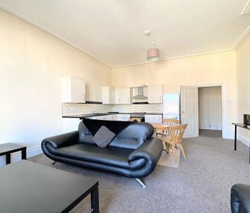 4 bedroom apartment to rent - Photo 2