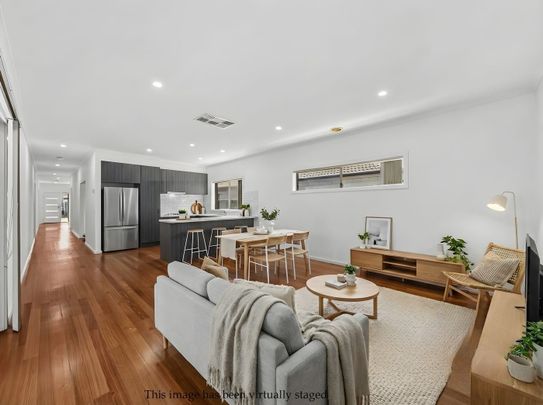 Family Home in Unbeatable Location! - Photo 1