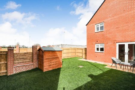 3 bedroom detached house to rent - Photo 4