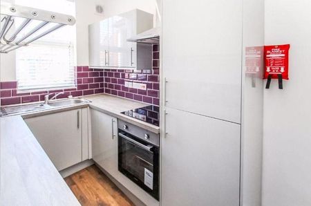 3 bedroom terraced house to rent - Photo 4