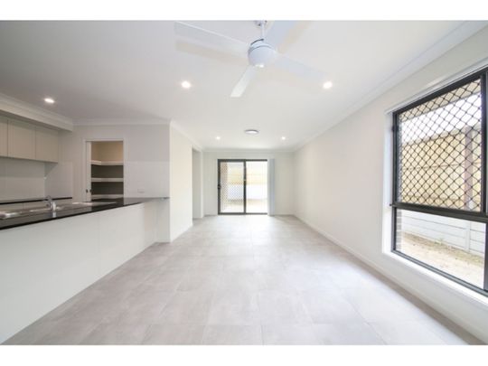 Beautiful Family Home in Redbank Plains - Photo 1