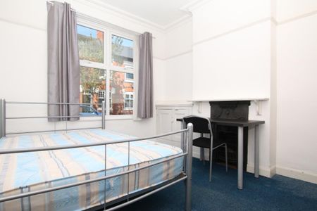 3 bedroom terraced house to rent - Photo 2