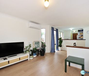 BEAUTIFULLY PRESENTED FAMILY HOME!! - Photo 4